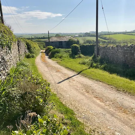 Burrow Park Farmhouse منزل ريفي بورت إيزاك